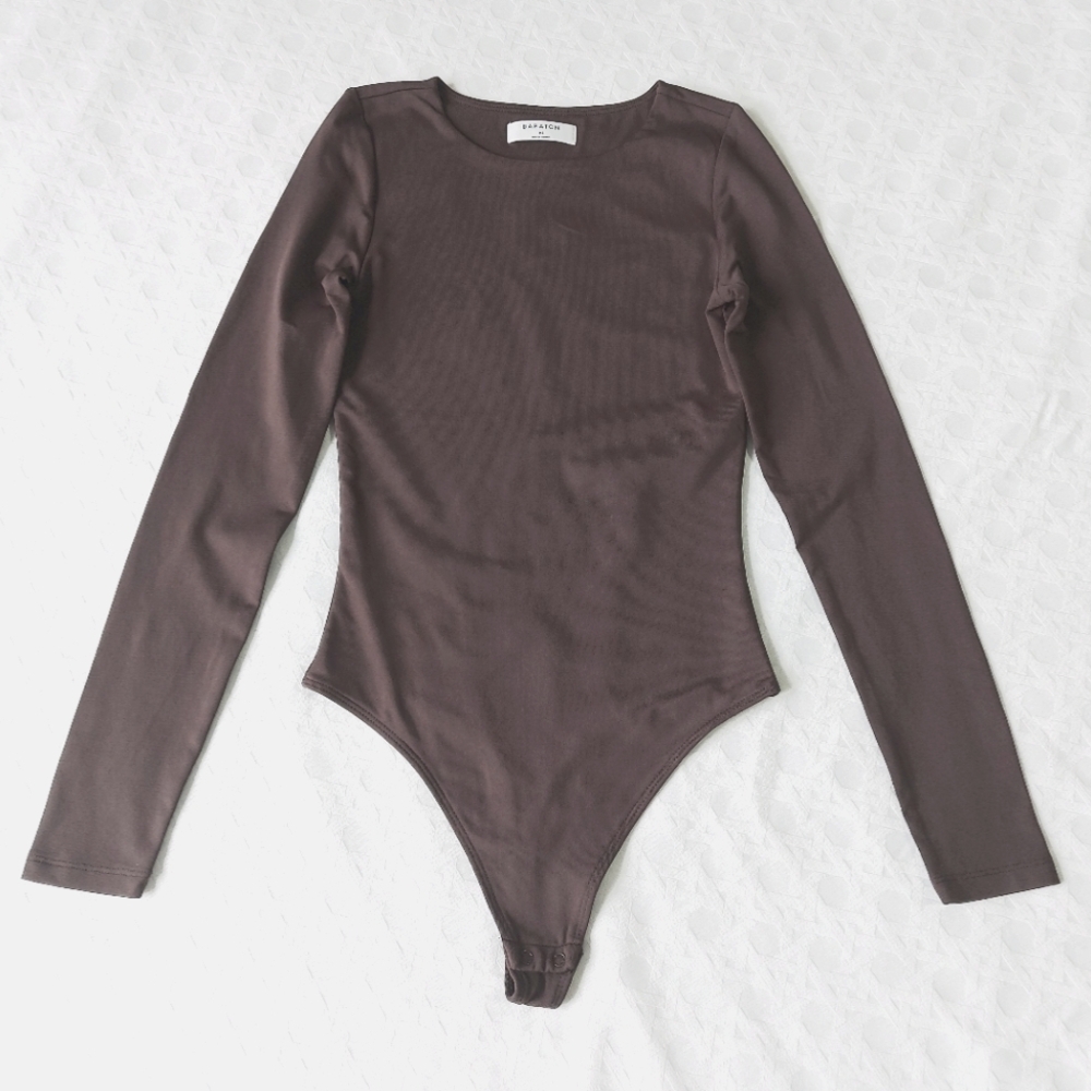 Aritzia Babaton Contour Bodysuit Brown Long Sleeve Stretch Snap Button